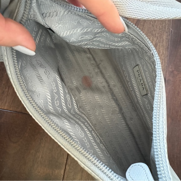 Prada Tessuto Re-edition 2000 in Fiordaliso - Picture 7 of 9